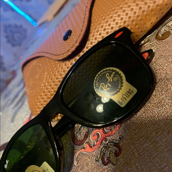 Sunglasses - Picture 3 of 4